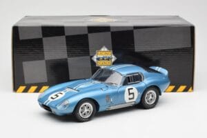 Shelby Cobra Daytona Coupe #5 D. Gurney / B. Bondurant 24 Hours of Le Mans 1964 Exoto 1:18 135190555498 Metal — zdjęcie 8 z 8