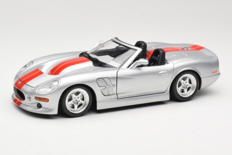 Shelby Series 1 Srebrny Bburago 1:18 3323 Metal