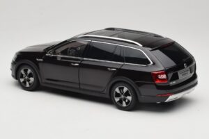 Skoda Octavia Mk4 Combi Brązowy Paudi Model 1:18 ZMR000005BRA Metal — zdjęcie 7 z 8