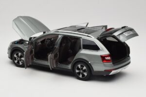 Skoda Octavia Mk4 Combi Zielony Paudi Model 1:18 ZMR000005GRU Metal — zdjęcie 5 z 8