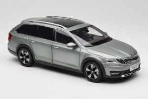 Skoda Octavia Mk4 Combi Zielony Paudi Model 1:18 ZMR000005GRU Metal — zdjęcie 6 z 8