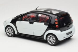 Smart Forfour Biały Kyosho 1:18 0019141V001C01Q00 Metal — zdjęcie 7 z 8