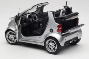 Smart Fortwo W450 Brabus Cabrio Srebrny Edycja Dealerska Kyosho 1:18 0017769V001C05Q00 Metal — zdjęcie 5 z 8