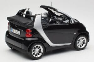 Smart Fortwo Kabriolet W451 Czarny & Srebrny Minichamps 1:18 Q0022566V001C18Q00 Metal — zdjęcie 3 z 8