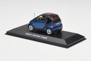 Smart Fortwo Coupe Aqua Niebieski Metallic & Czarny Minichamps 1:43 Q0022558V001C77Q00 Metal — zdjęcie 3 z 4