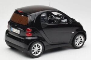 Smart Fortwo Coupe W451 Deep Czarny Minichamps 1:18 Q0022563V001C02Q00 Metal — zdjęcie 3 z 8
