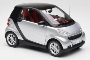 Smart Fortwo Coupe W451 Srebrny & Czarny Minichamps 1:18 Q0022528V001C75Q00 Metal — zdjęcie 6 z 8