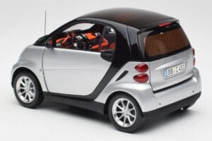 Smart Fortwo Coupe W451 Srebrny & Czarny Minichamps 1:18 Q0022528V001C75Q00 Metal — zdjęcie 7 z 8