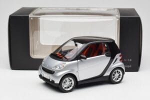 Smart Fortwo Coupe W451 Srebrny & Czarny Minichamps 1:18 Q0022528V001C75Q00 Metal — zdjęcie 8 z 8