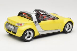 Smart Roadster 452 Żółty Bburago 1:18 34099-M2 Metal — zdjęcie 3 z 8