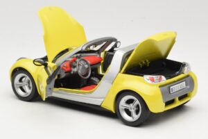 Smart Roadster 452 Żółty Bburago 1:18 34099-M2 Metal — zdjęcie 5 z 8