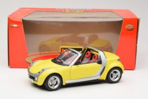 Smart Roadster 452 Żółty Bburago 1:18 34099-M2 Metal — zdjęcie 8 z 8