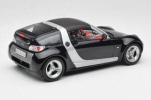 Smart Roadster Ciemnoniebieski Bburago 1:18 34917 Metal — zdjęcie 3 z 8