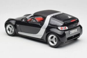 Smart Roadster Ciemnoniebieski Bburago 1:18 34917 Metal — zdjęcie 7 z 8