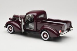 Studebaker Coupe Express Pickup Brązowy American Mint 1:18 92458-R1 Metal — zdjęcie 5 z 8