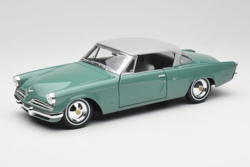 Studebaker Starliner Seafoam Zielony & Shasta Biały Maisto 1:18 31651 Metal