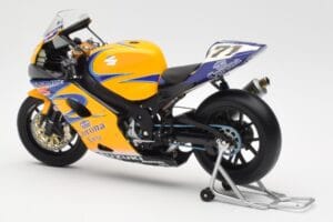 Suzuki GSX-R 1000 Team Alstare Corona Extra Y. Kagayama WSB 2005 Minichamps 1:12 122052271 Metal — zdjęcie 5 z 6