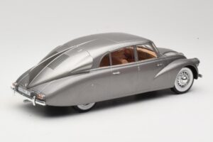 Tatra 87 Szary MCG 1:18 MCG18068 Metal — zdjęcie 2 z 6
