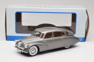 Tatra 87 Szary MCG 1:18 MCG18068 Metal — zdjęcie 6 z 6