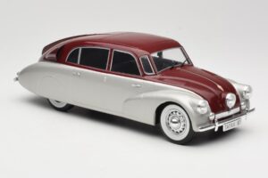 Tatra 87 Srebrny & Ciemnoczerwony MCG 1:18 MCG18067 Metal — zdjęcie 4 z 6