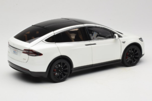 Tesla Model X Biały OEM 1:18 TESLA001 Metal — zdjęcie 3 z 8