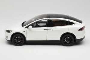 Tesla Model X Biały OEM 1:18 TESLA001 Metal — zdjęcie 4 z 8