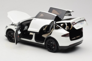 Tesla Model X Biały OEM 1:18 TESLA001 Metal — zdjęcie 5 z 8