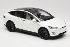 Tesla Model X Biały OEM 1:18 TESLA001 Metal — zdjęcie 6 z 8