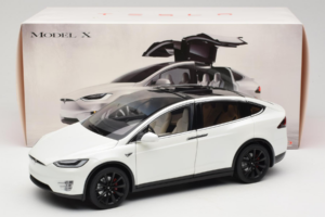Tesla Model X Biały OEM 1:18 TESLA001 Metal — zdjęcie 8 z 8