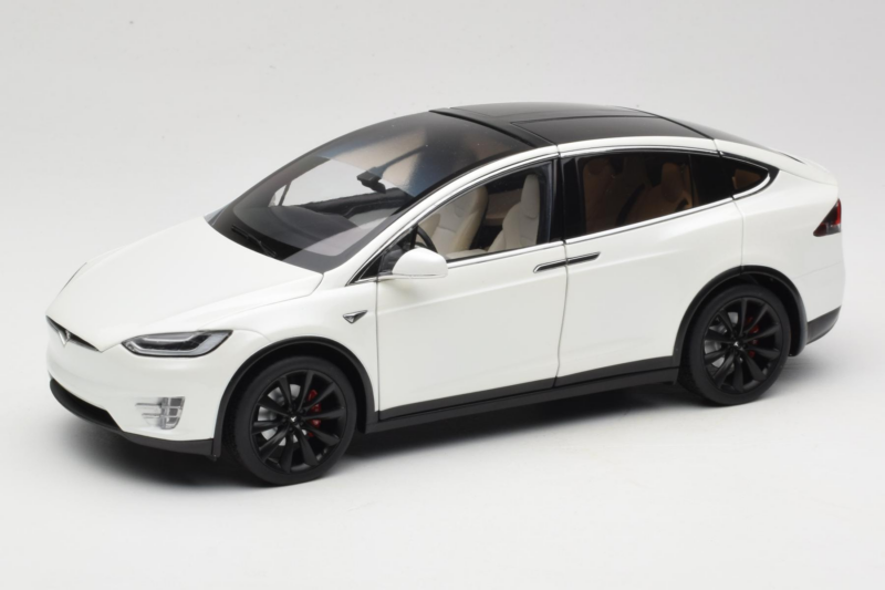 Tesla Model X Biały OEM 1:18 TESLA001 Metal