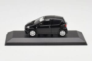 Toyota Aygo AB10 Czarny Minichamps 1:43 400166401 Metal