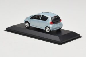 Toyota Aygo Light Blue Metallic Minichamps 1:43 TOYOTA012 Metal — zdjęcie 3 z 4