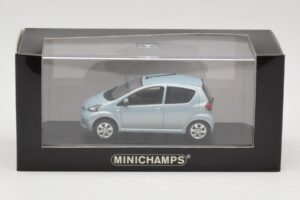 Toyota Aygo Light Blue Metallic Minichamps 1:43 TOYOTA012 Metal — zdjęcie 4 z 4