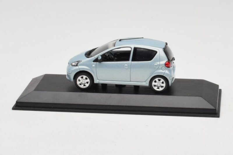 Toyota Aygo Light Blue Metallic Minichamps 1:43 TOYOTA012 Metal