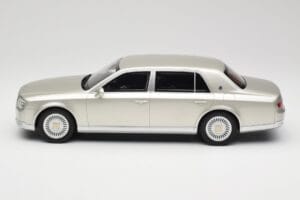 Toyota Century Silver Metallic Kyosho 1:18 KSR18036S Metal — zdjęcie 3 z 6