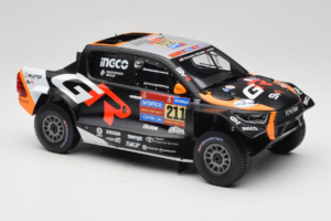 Toyota GR DKR Hilux Evo #211 H. Lategan / B. Cummings Rally Dakar 2025 IXO 1:18 18RMC237 Metal — zdjęcie 4 z 6