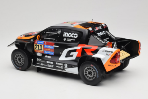 Toyota GR DKR Hilux Evo #211 H. Lategan / B. Cummings Rally Dakar 2025 IXO 1:18 18RMC237 Metal — zdjęcie 5 z 6
