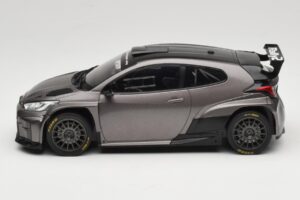 Toyota GR Yaris Rally2 Szary IXO 1:18 18CMC210 Metal — zdjęcie 3 z 6