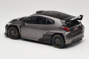 Toyota GR Yaris Rally2 Szary IXO 1:18 18CMC210 Metal — zdjęcie 5 z 6