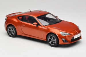 Toyota GT86 Czerwony Century Dragon 1:18 CD01 Metal — zdjęcie 6 z 8