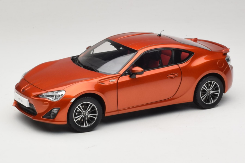 Toyota GT86 Czerwony Century Dragon 1:18 CD01 Metal