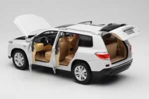 Toyota Highlander XU40 Biały Paudi Model 1:18 2043612-W1 Metal — zdjęcie 5 z 8