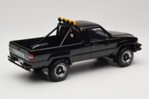 Toyota Hilux N60 SR5 Pickup Czarny Otto 1:18 OT481B Żywica — zdjęcie 2 z 6