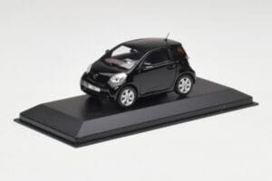 Toyota iQ Czarny Mica Minichamps 1:43 403166803 Metal — zdjęcie 2 z 4