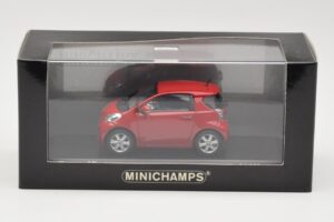 Toyota iQ Czerwony Minichamps 1:43 400166800 Metal — zdjęcie 4 z 4