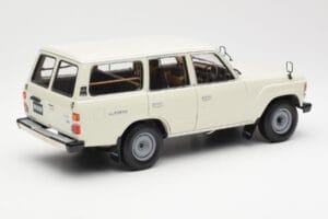 Toyota Land Cruiser J60 Biały Kyosho 1:18 08956W Metal — zdjęcie 3 z 8