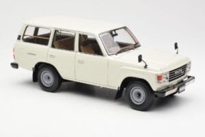 Toyota Land Cruiser J60 Biały Kyosho 1:18 08956W Metal — zdjęcie 6 z 8