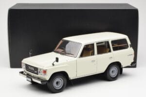 Toyota Land Cruiser J60 Biały Kyosho 1:18 08956W Metal — zdjęcie 8 z 8