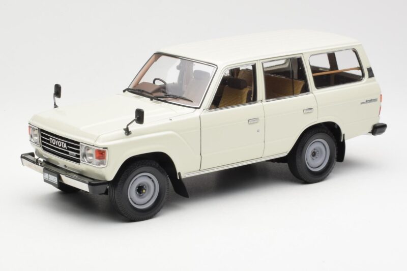 Toyota Land Cruiser J60 Biały Kyosho 1:18 08956W Metal