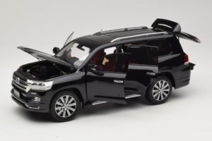 Toyota Land Cruiser LC200 Czarny Kengfai 1:18 KF024-13 Metal — zdjęcie 2 z 8